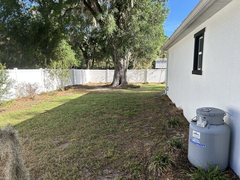 Building Photo - 223 Emmy Cv