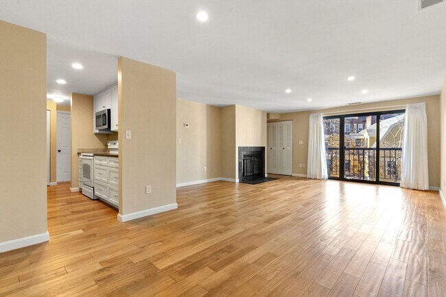 Primary Photo - 1600 Massachusetts Ave