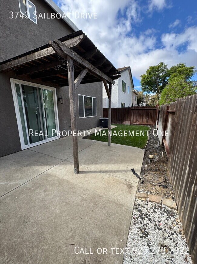 Building Photo - 3743 Sailboat Dr