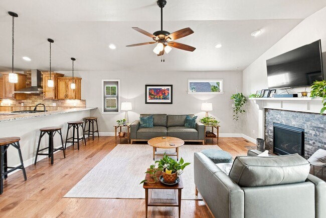 Building Photo - 12441 Woodruff Dr