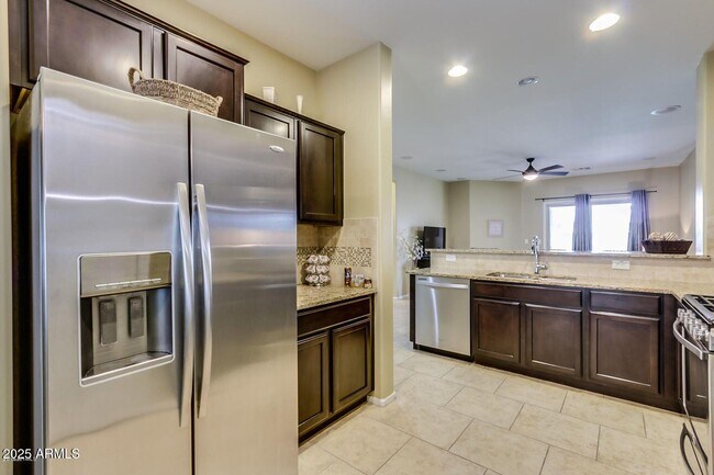 Building Photo - 1657 W Desperado Way