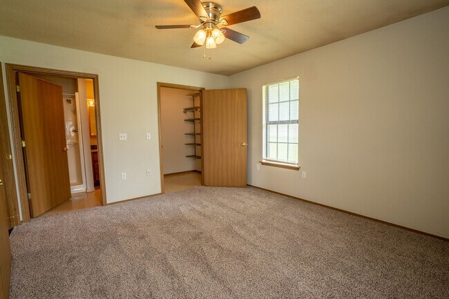 Building Photo - 3 Bed | 2 Bath | Broken Arrow