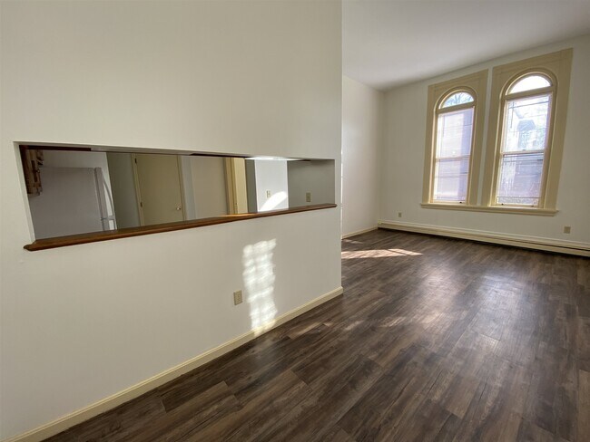 Building Photo - 124 Orange St