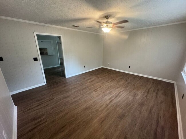 Building Photo - 204 Bonaventure Dr
