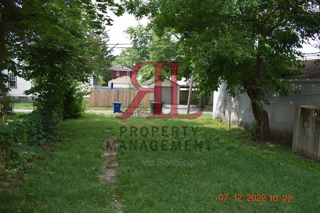 Building Photo - 765 E Deshler Ave