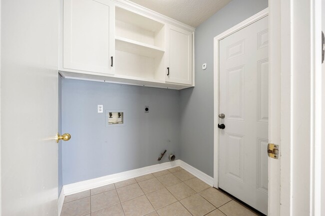 Building Photo - 4754 Widerop Ln