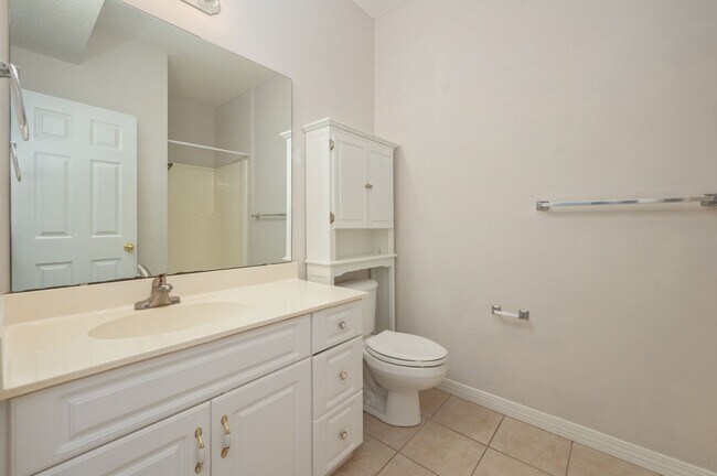 Building Photo - First Floor - The Oaks Unit!