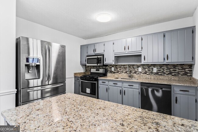 Building Photo - 2923 Bicentennial Dr SW