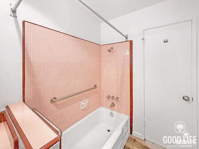 Building Photo - Charming 3B/2BA House w/ Attached Garage & Washer/Dryer in Clairemont!