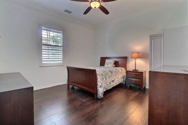 Building Photo - 1289 Beacon Cir