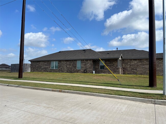 Building Photo - 24203 Saddlestone Green Dr
