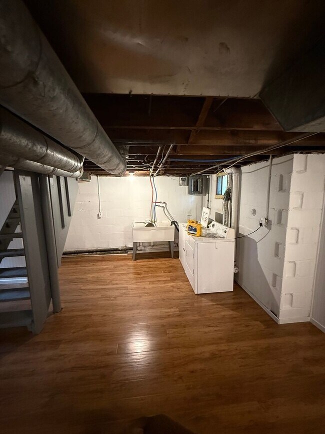 Building Photo - Charming 3BR House in Waterford