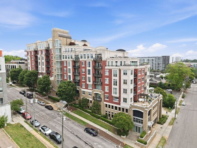 Building Photo - 618 N Boylan Ave