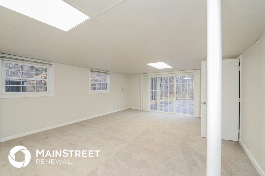 Building Photo - 338 Lori Ln