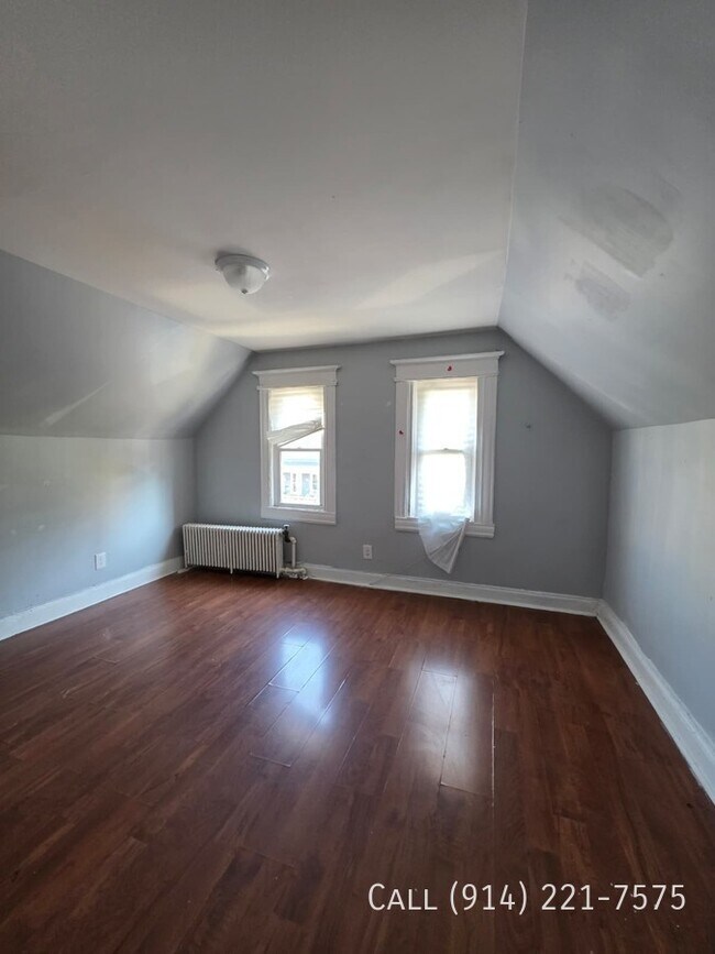 Building Photo - 151 Linden St