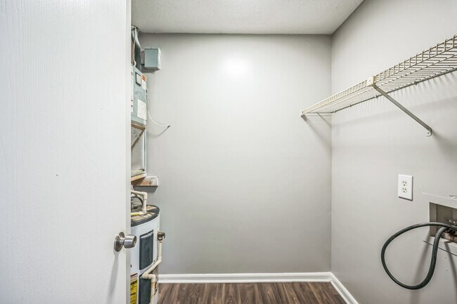 Building Photo - 340 Kenridge Pkwy