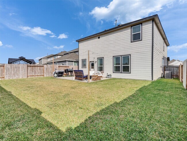 Building Photo - 25623 Balsamroot Dr