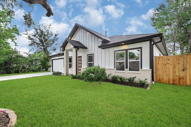 Building Photo - 5731 Belvedere Dr