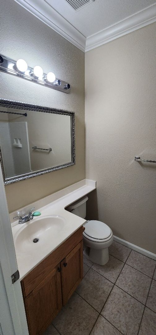 Building Photo - Beautiful Single-Story 4BR/2BA Home – Quie...