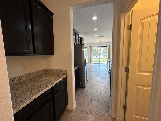 Building Photo - 2445 Beacon Landing Cir