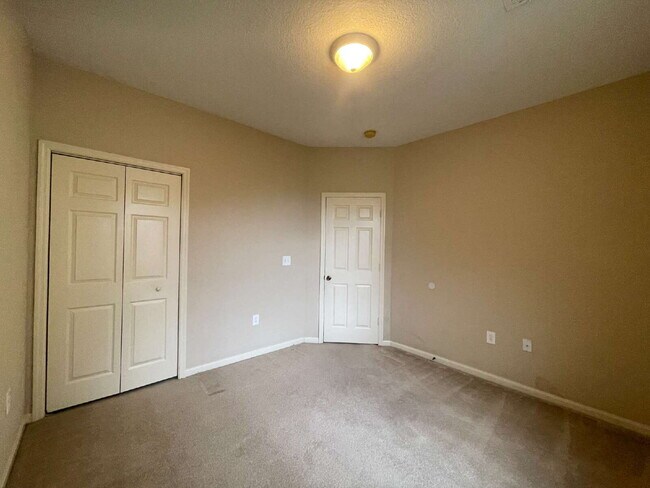 Building Photo - Luxurious 3-Bedroom Condo in Panama City, FL with Spacious Layout and Modern Amenities!