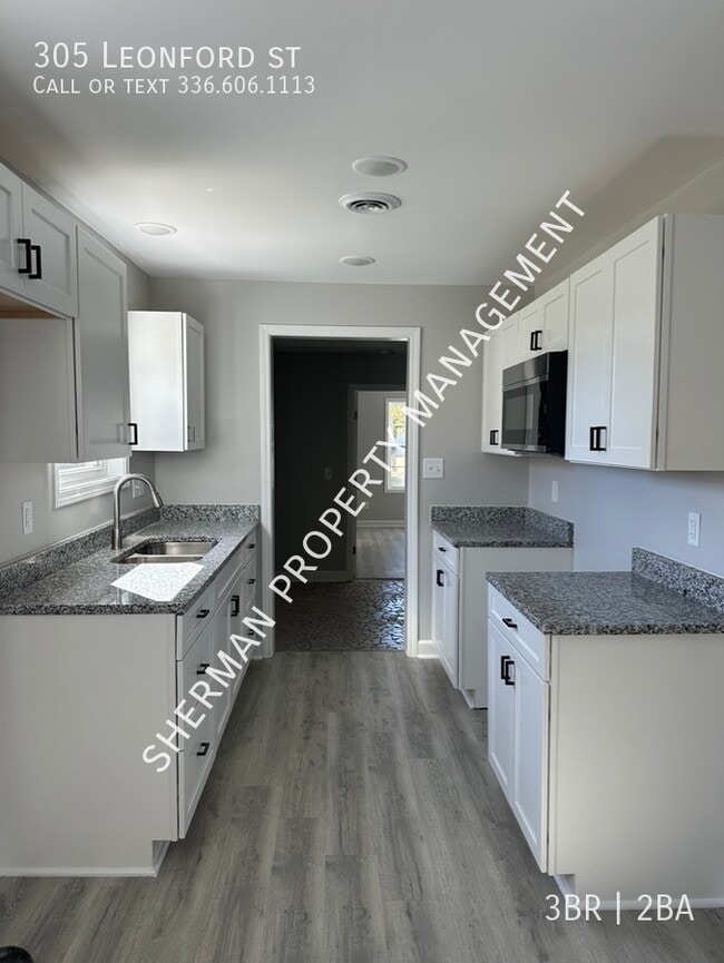 Building Photo - 305 Leonford St