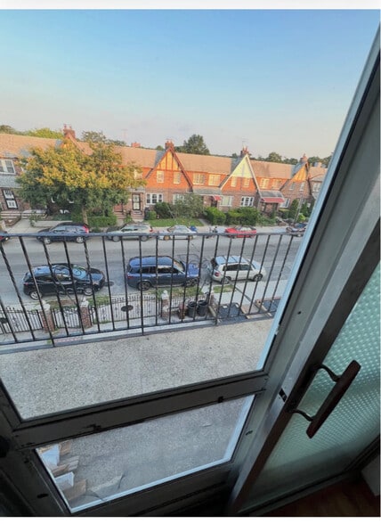 Building Photo - 85-28 66th Ave