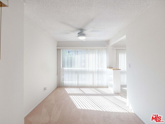 Building Photo - 122 Croft Ave