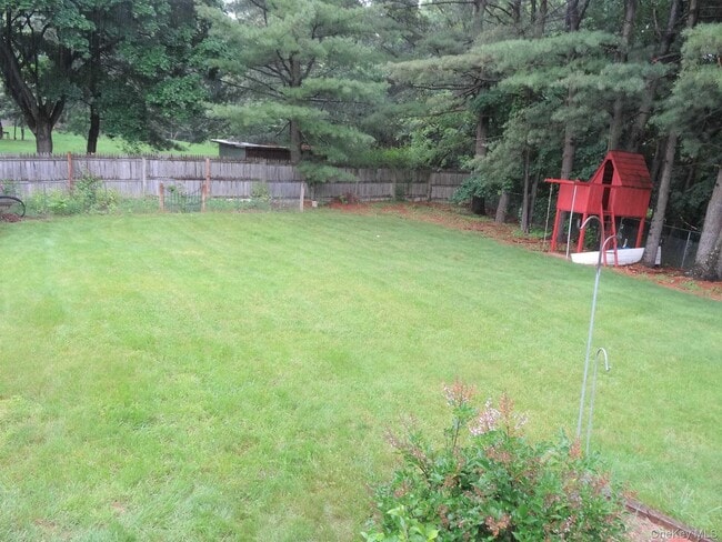 Building Photo - 23 Pasture Ln