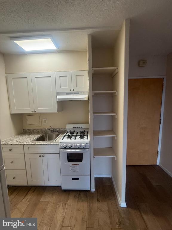 Building Photo - 2101 Chestnut St