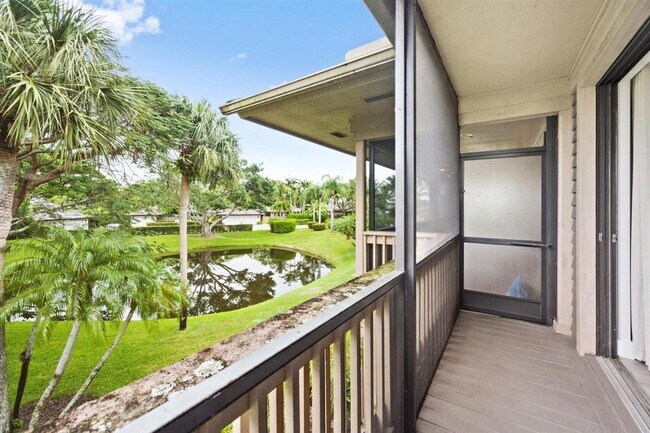 Building Photo - 11818 Pebblewood Dr