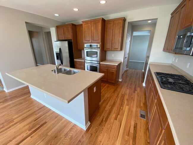 Building Photo - Spacious Home in Horizon Estates