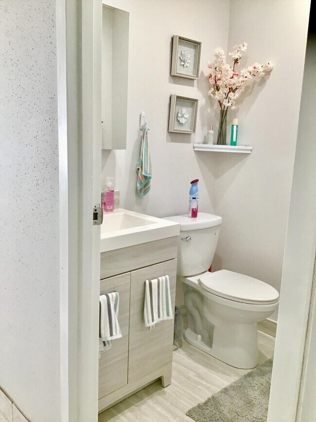 Building Photo - 239 Brittany F