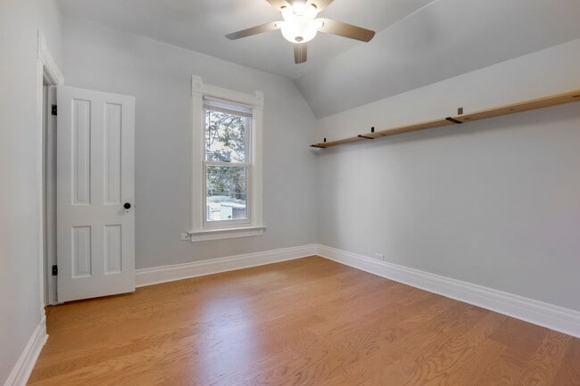 Building Photo - 1136 N Washington St