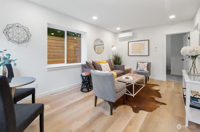 Building Photo - 3425 21st Ave S