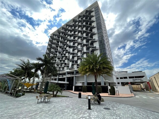Building Photo - 5252 NW 85th Ave