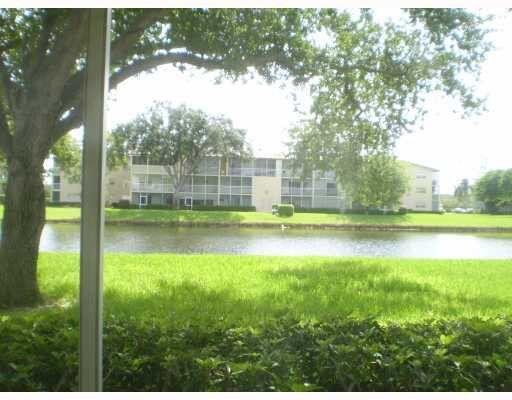 Building Photo - 300 Fanshaw H