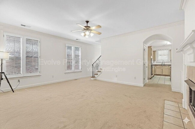 Building Photo - 7520 Crystal Lake Dr