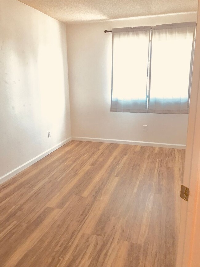 Building Photo - 3 Bedroom 2 Bath House in M Section of Rohnert Park - SSU Students Welcome