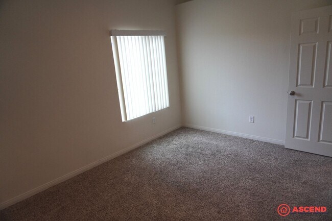 Building Photo - Beautiful Home Located in the Southeast!