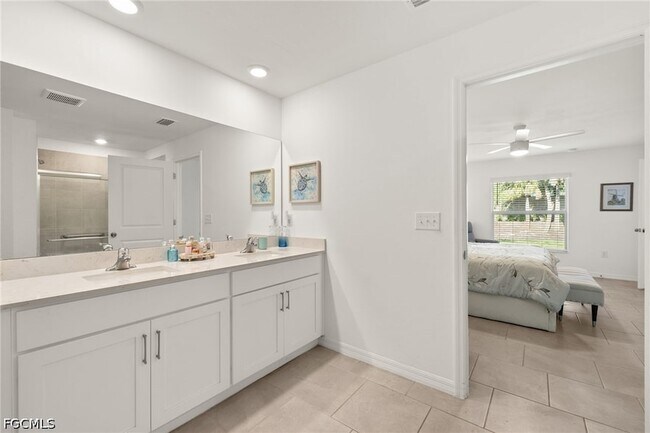 Building Photo - 3813 Treasure Oak Wy