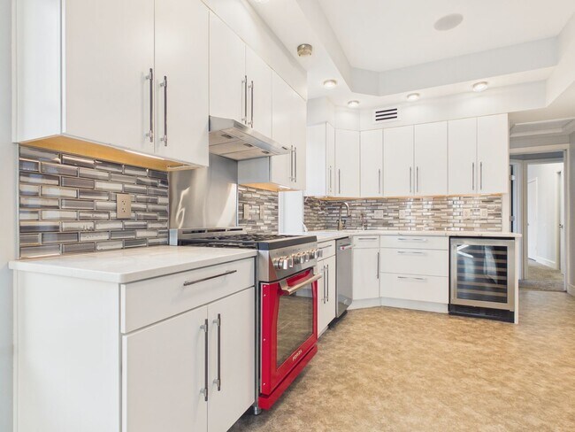 Building Photo - 1017 N Front St