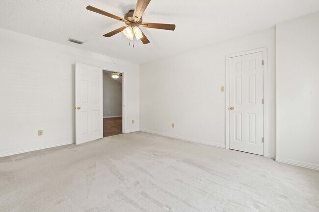 Building Photo - 6355 Burnham Wood Pl