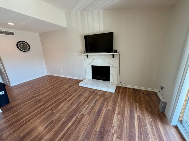 Building Photo - 3300 Pebblebrook Dr