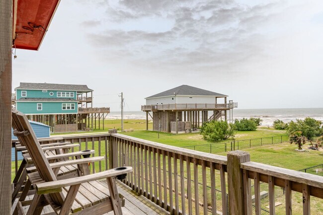 Building Photo - 994 Dolly St