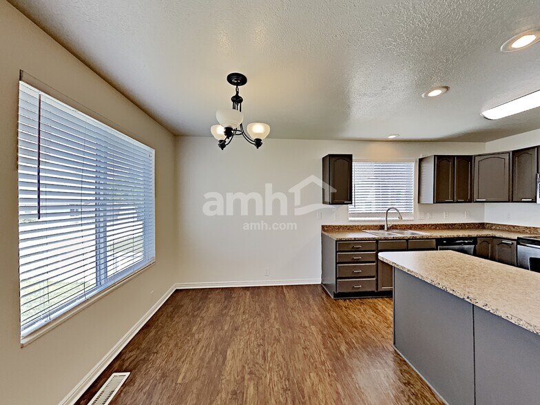 Building Photo - 2484 W 1325 N