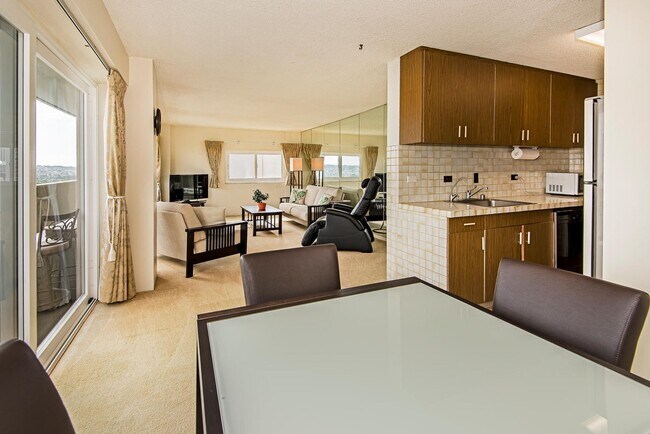 Building Photo - Breathtaking  2-Bedroom/1.5-Bath - $3650.00