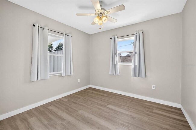 Building Photo - 2229 Casa Vista Dr