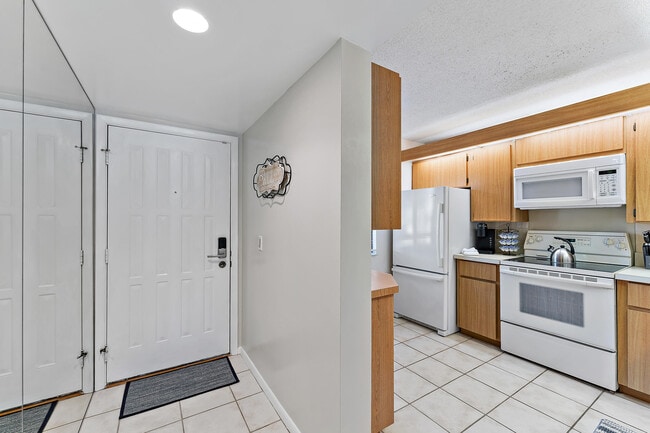 Building Photo - 1001 Seafarer Cir