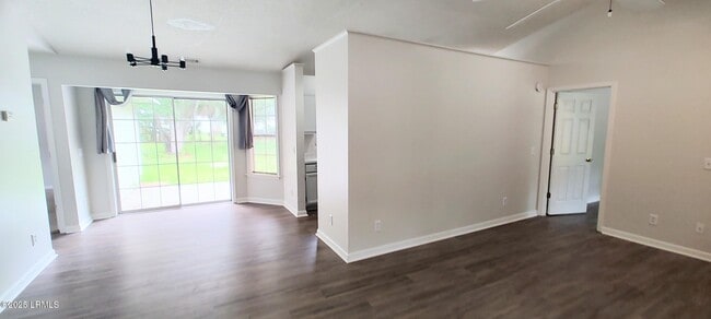 Building Photo - 52 Marsh Dr